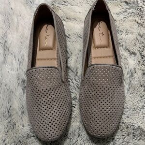 Me Too woman’s flats